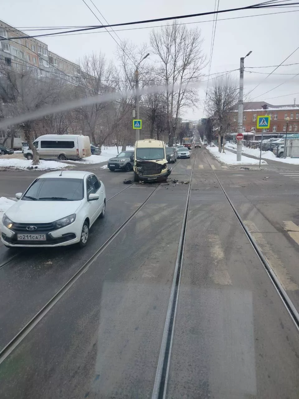 В центре Тулы инкассаторская машина попала в ДТП