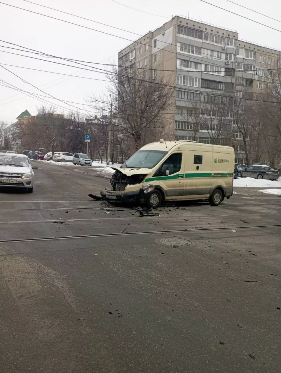 В центре Тулы инкассаторская машина попала в ДТП
