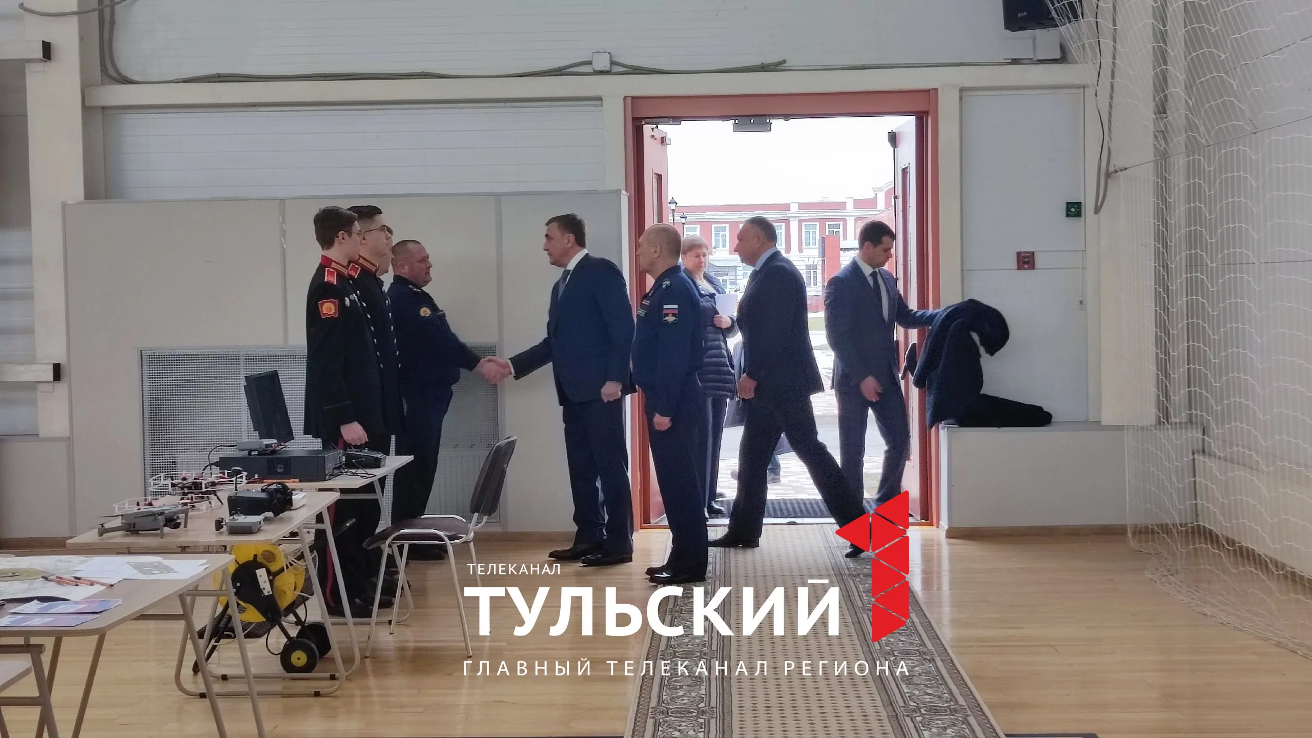 Алексей Дюмин подарил Тульскому Суворовскому училищу 4 квадрокоптера