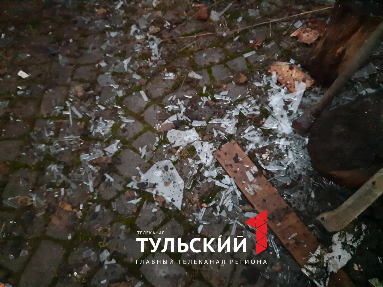 Полиция, обломки и разбитые стекла: что сейчас происходит на месте взрыва в Киреевске