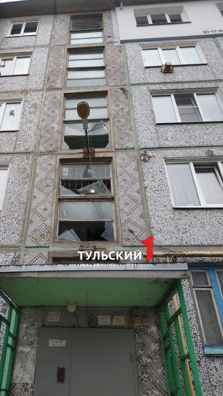 Полиция, обломки и разбитые стекла: что сейчас происходит на месте взрыва в Киреевске