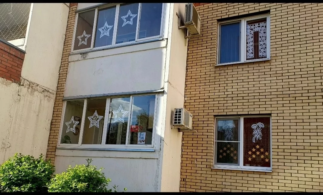 Туляки разместили на окнах квартир портреты своих героических предков