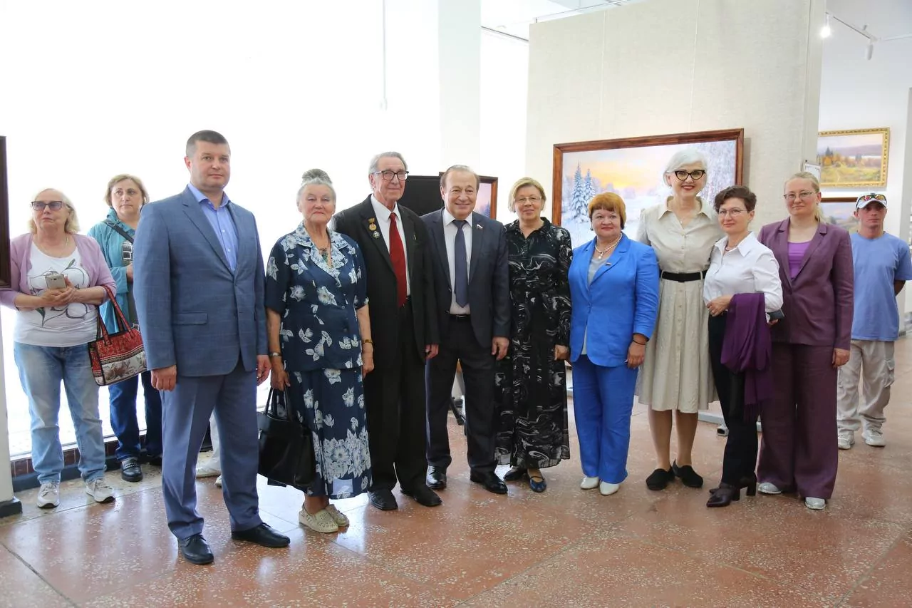 В Туле открылась выставка поэта, художника и мастера чеканки Ивана Щербино