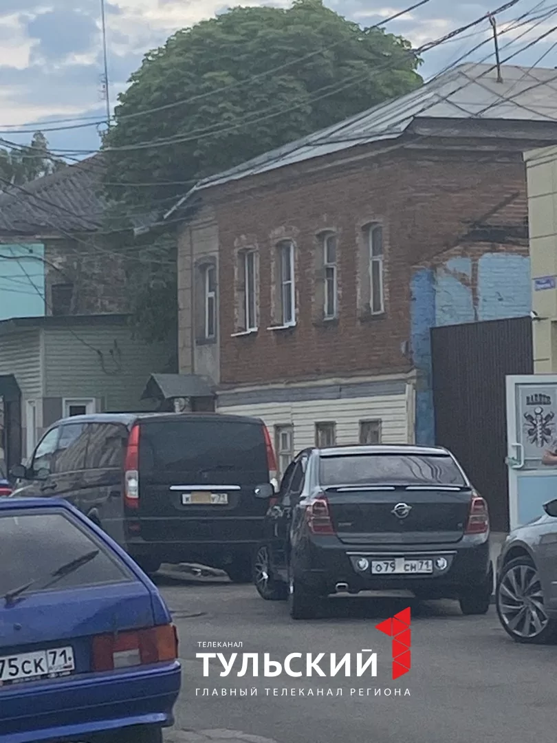 В Туле на улице Пирогова запретят парковку из-за иностранцев