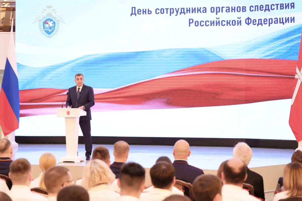 Алексей Дюмин наградил отличившихся сотрудников Следственного комитета