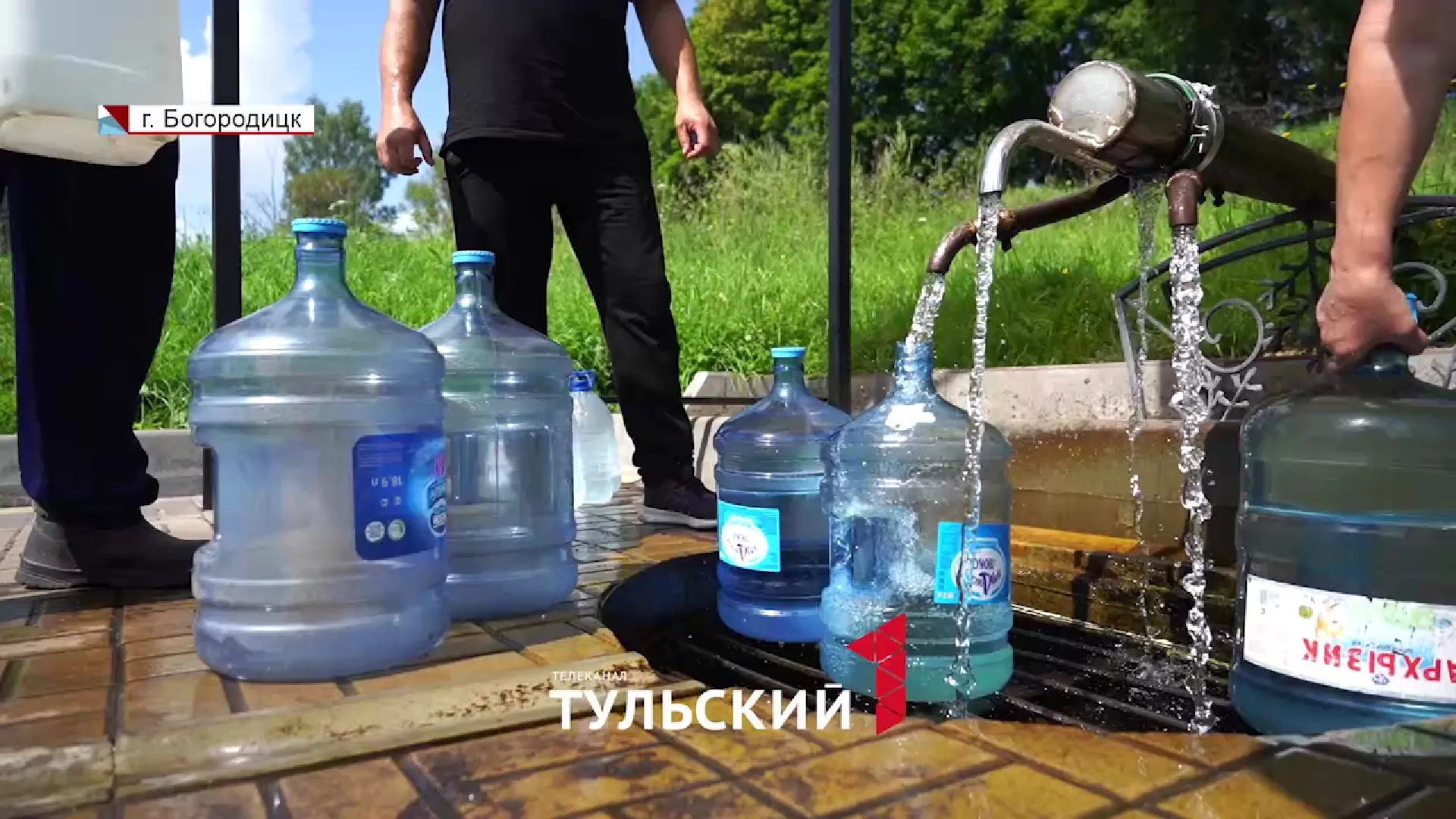 Жительница Богородицка своими силами облагородила дорогу к роднику