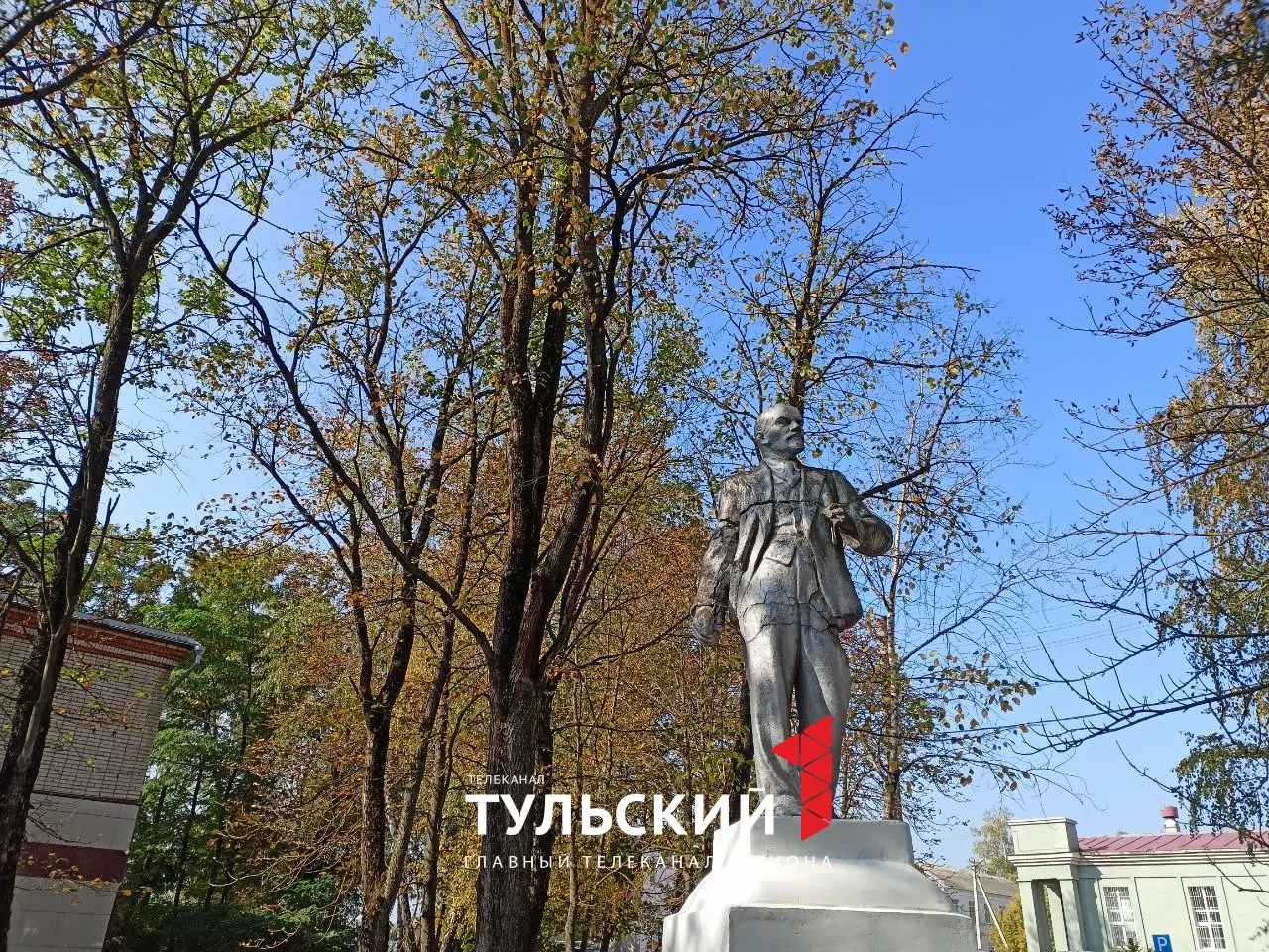 "Что в руке у Ильича": туляков удивил необычный памятник Ленину
