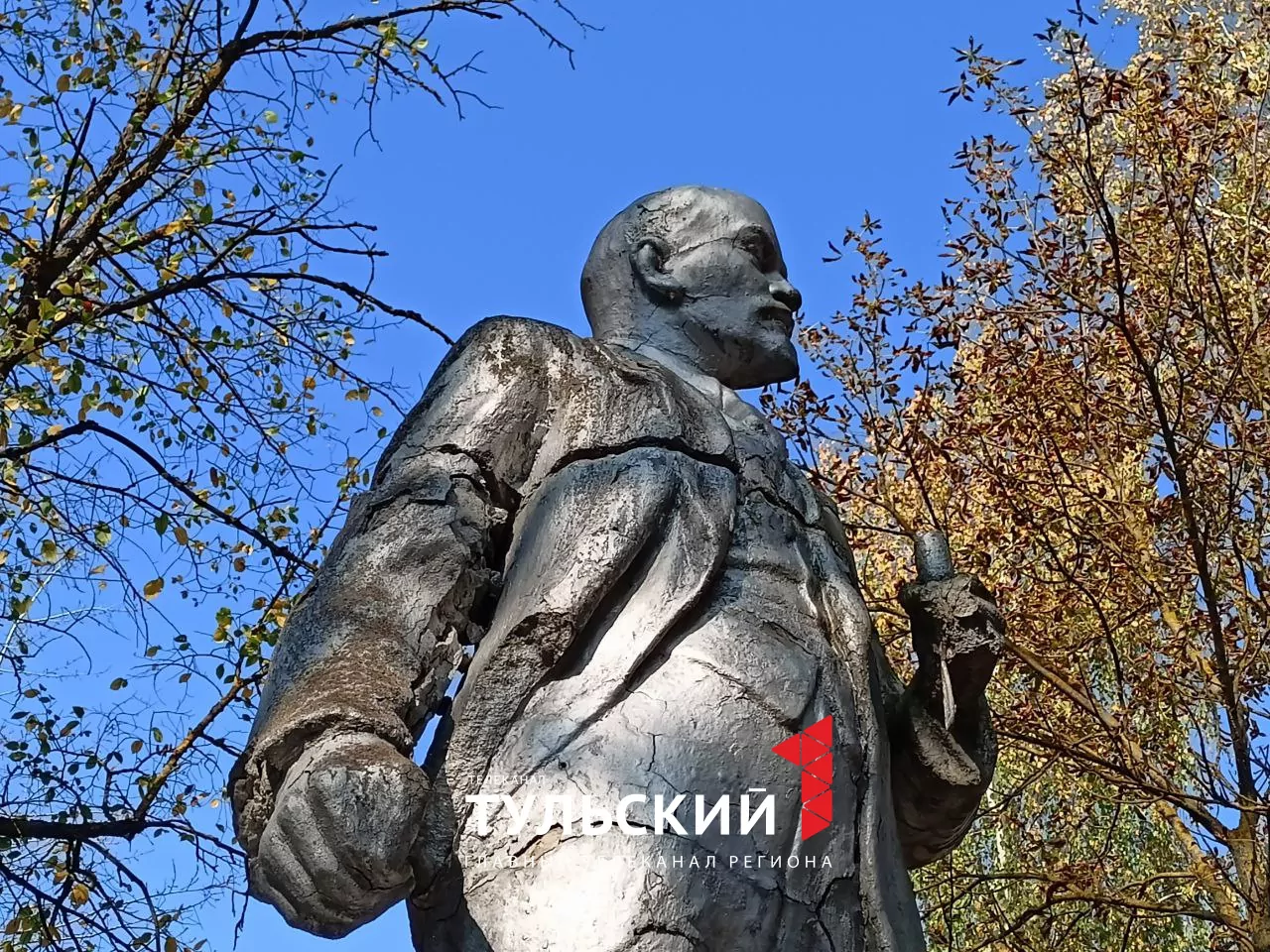 "Что в руке у Ильича": туляков удивил необычный памятник Ленину