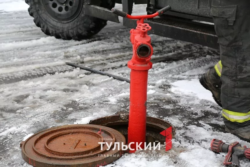 Тульские спасатели отработали действия при пожаре в торговом центре «Зельгрос»