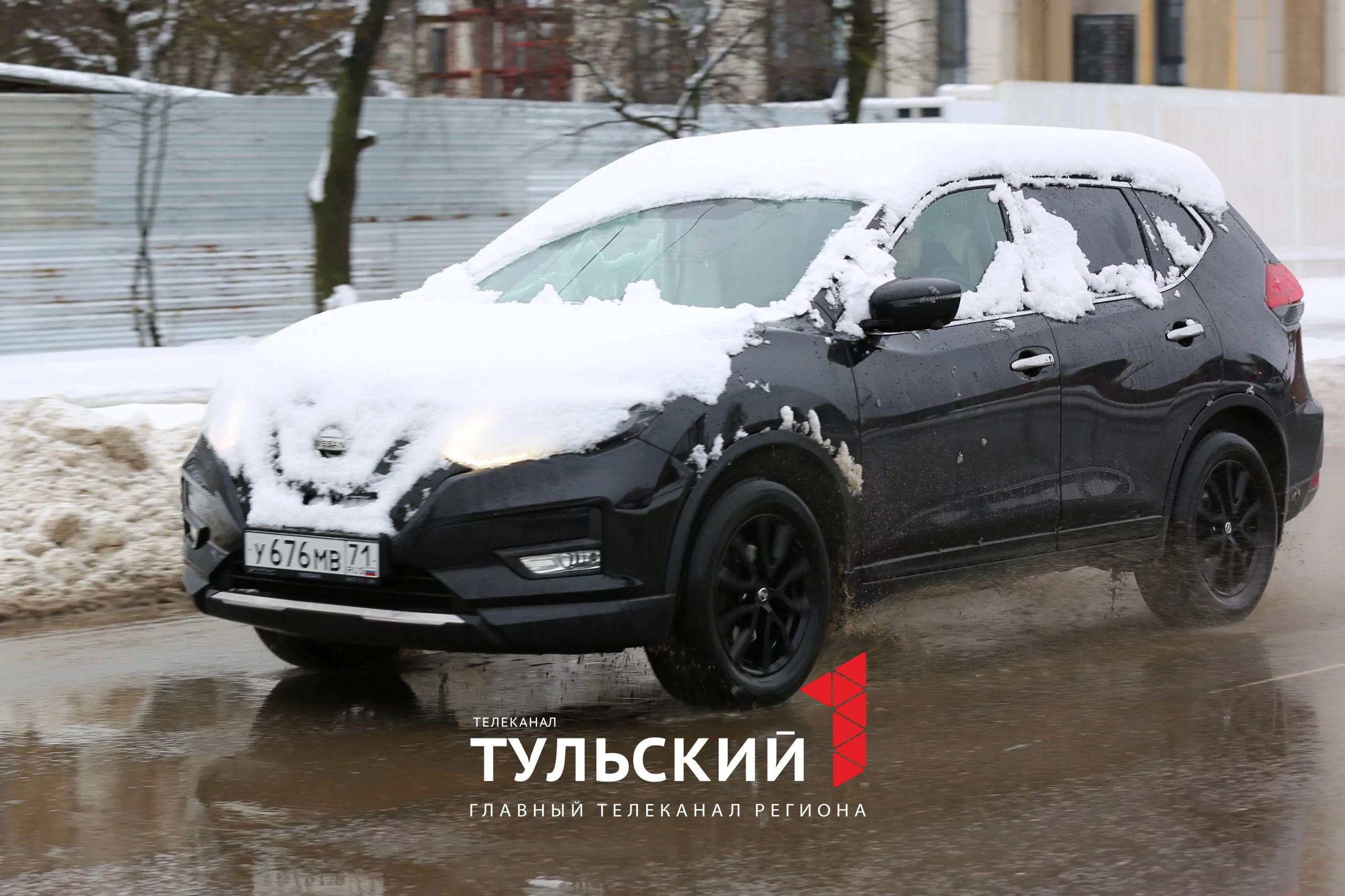 Как туляки "откапывали" машины и добирались на работу после ночного снегопада: фоторепортаж