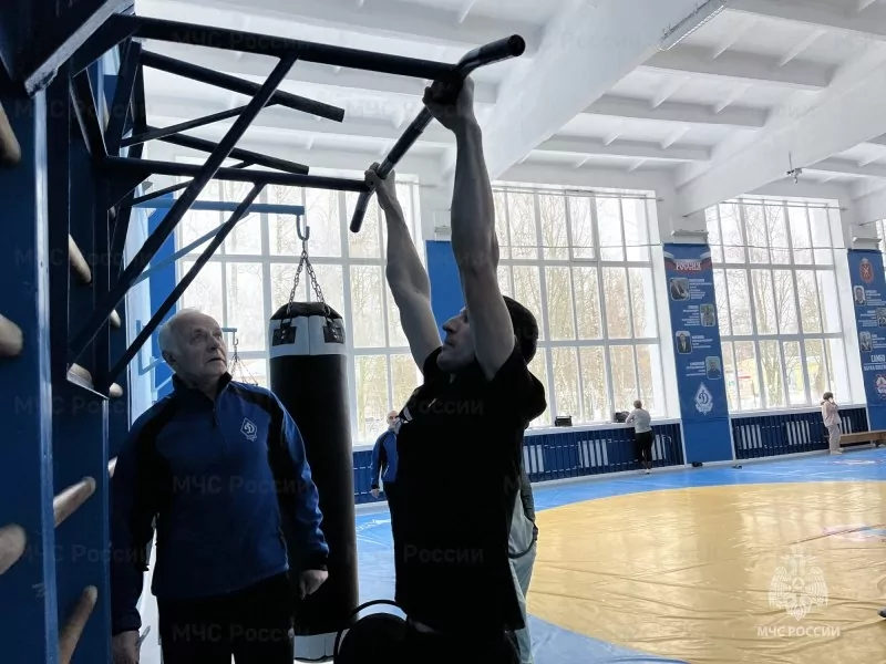Тульские сотрудники МЧС стали призерами соревнований по силовому многоборью
