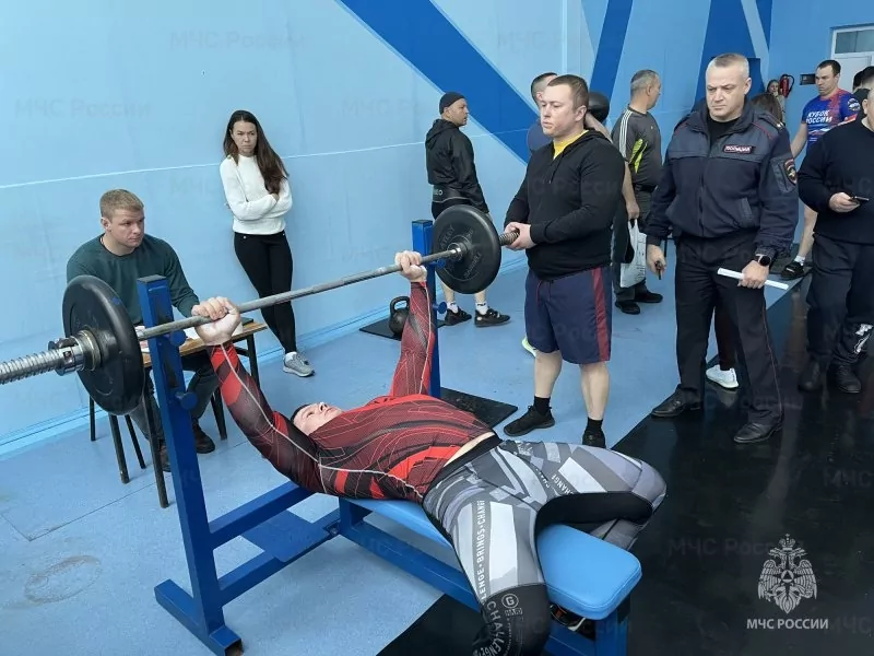 Тульские сотрудники МЧС стали призерами соревнований по силовому многоборью