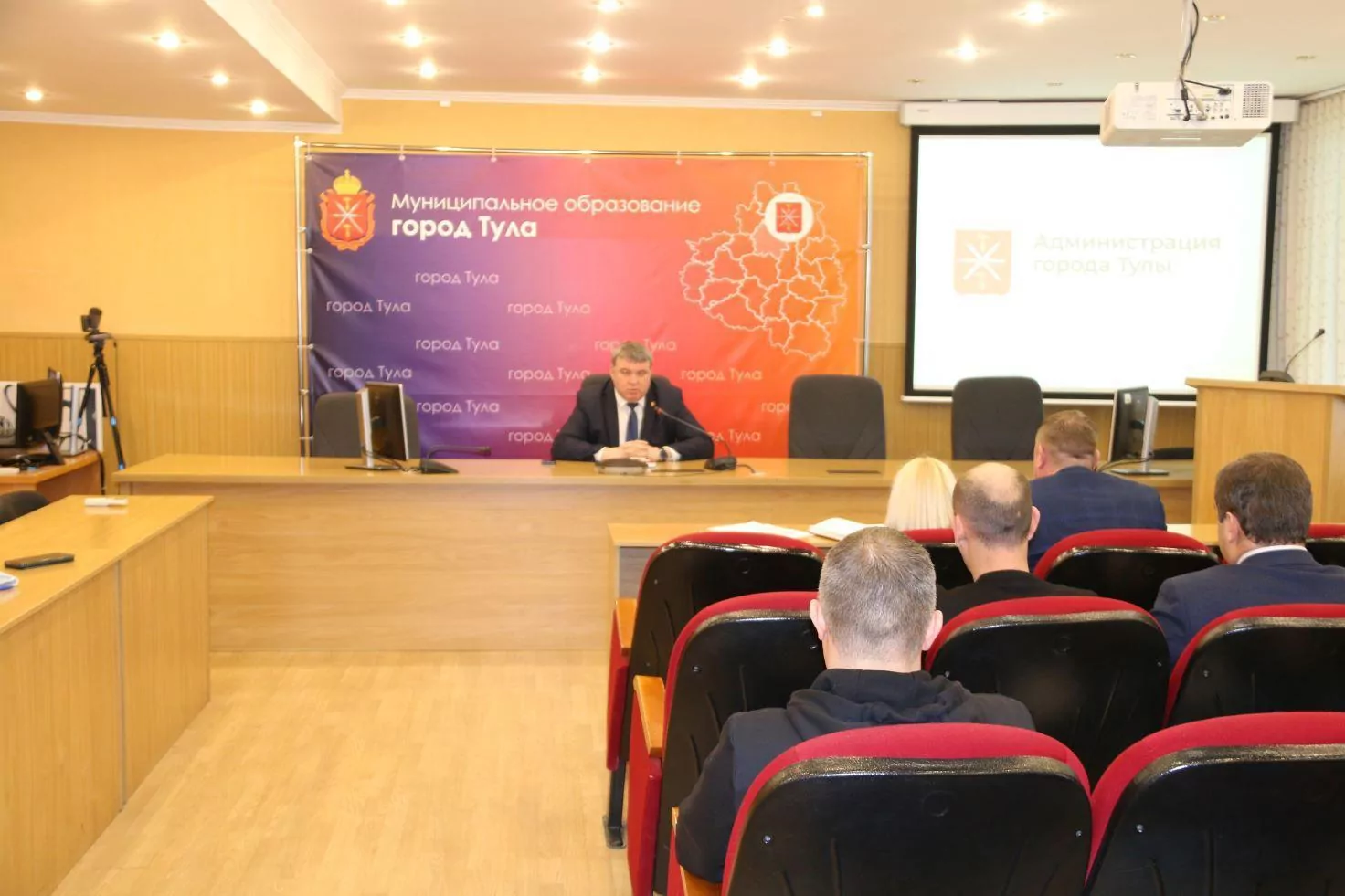Контроль за уборкой городских скверов в Туле усилят