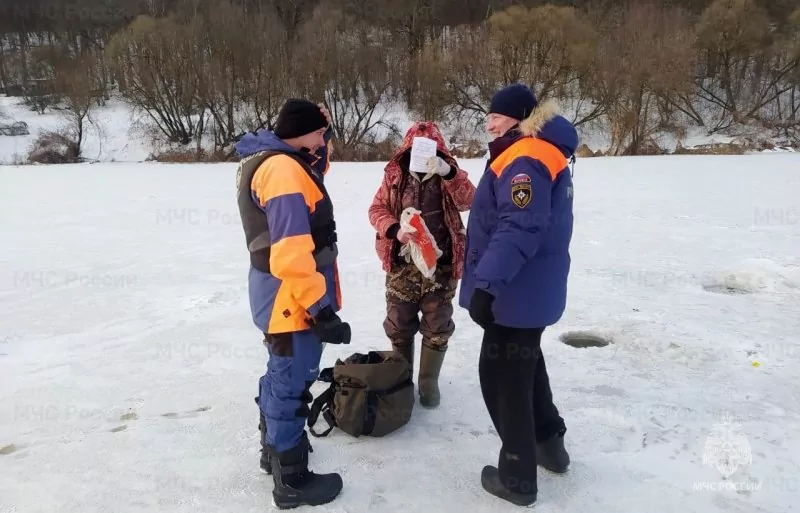 Под Алексином спасатели провели патрулирование Оки на судне на воздушной подушке
