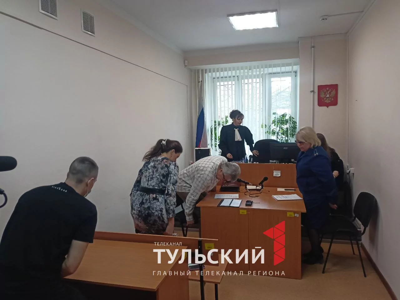 В Туле началось слушание дела в отношении вандала, разбившего экран в переходе на Мосина