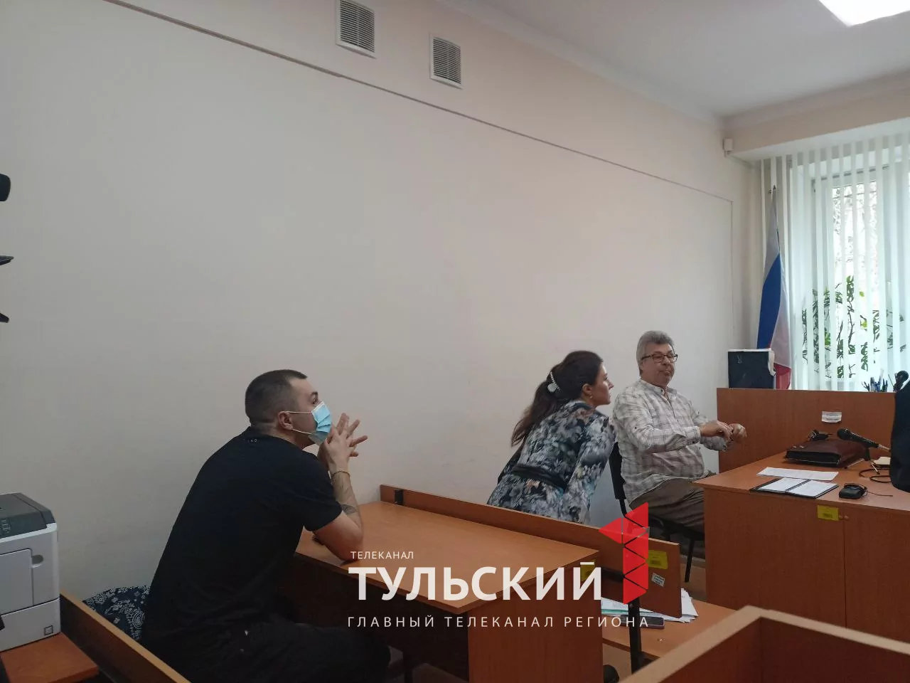 В Туле началось слушание дела в отношении вандала, разбившего экран в переходе на Мосина