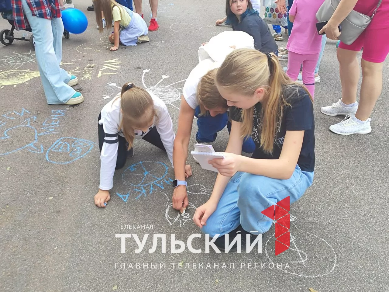 В Центральном парке Тулы исполнили каверы на Диму Билана и показали выступление джигитов