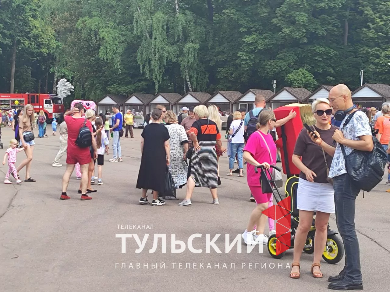 В Центральном парке Тулы исполнили каверы на Диму Билана и показали выступление джигитов