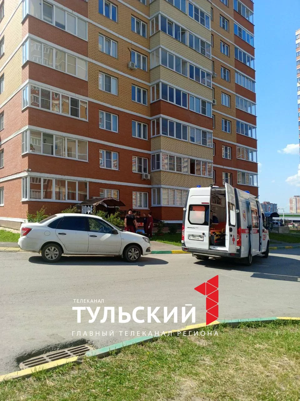 В тульском ЖК "Левобережный" мужчина упал с 9 этажа