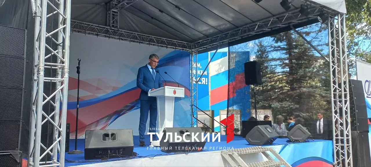 Дмитрий Миляев наградил отличившихся оружейников