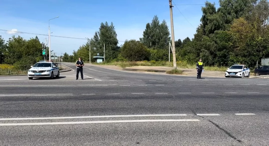 На трассе М-4 под Тулой за час оштрафовали 5 водителей за нарушение правил по перевозке детей