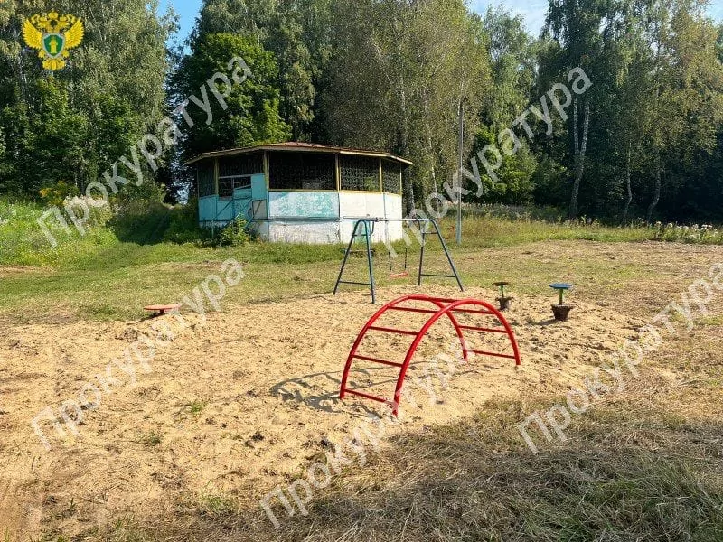 В Чернском районе нашли опасную детскую площадку