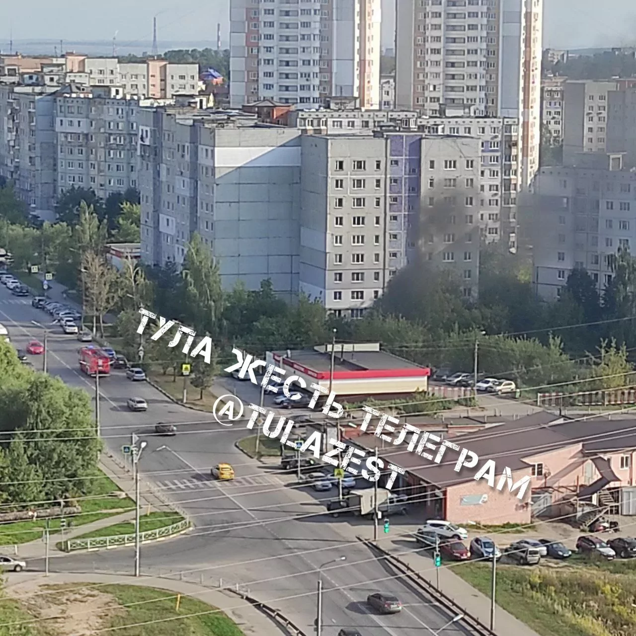 На улице Бондаренко в Туле загорелась мусорка