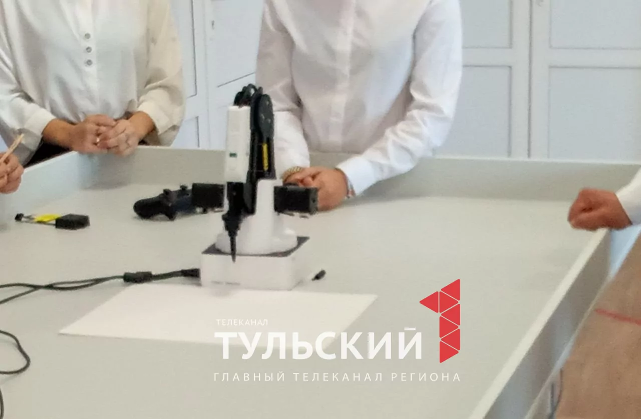 Школьники из тульского поселка получили современную базу для занятий точными науками