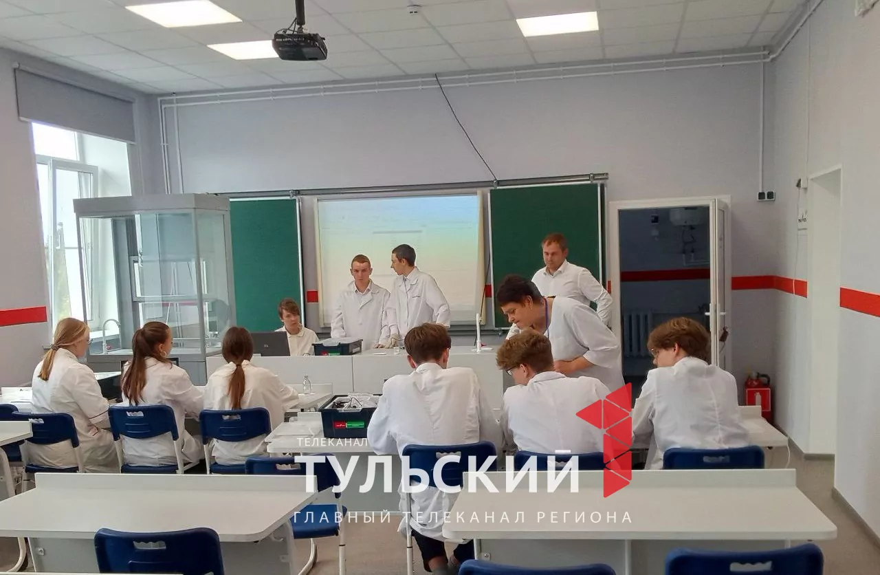 Школьники из тульского поселка получили современную базу для занятий точными науками