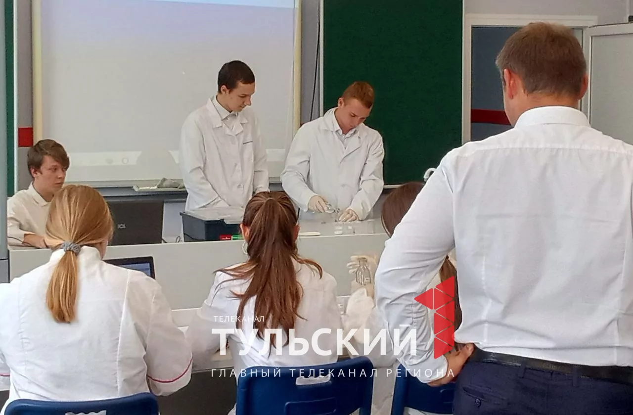 Школьники из тульского поселка получили современную базу для занятий точными науками