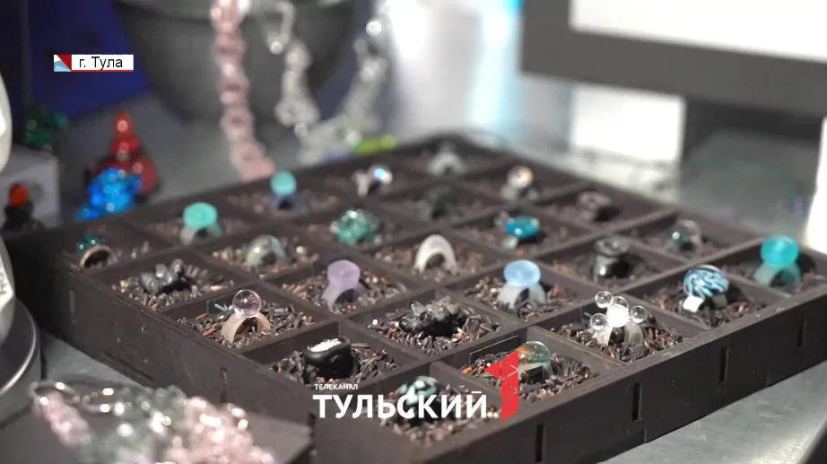 Мастерица из Тулы создает произведения искусства из стекла