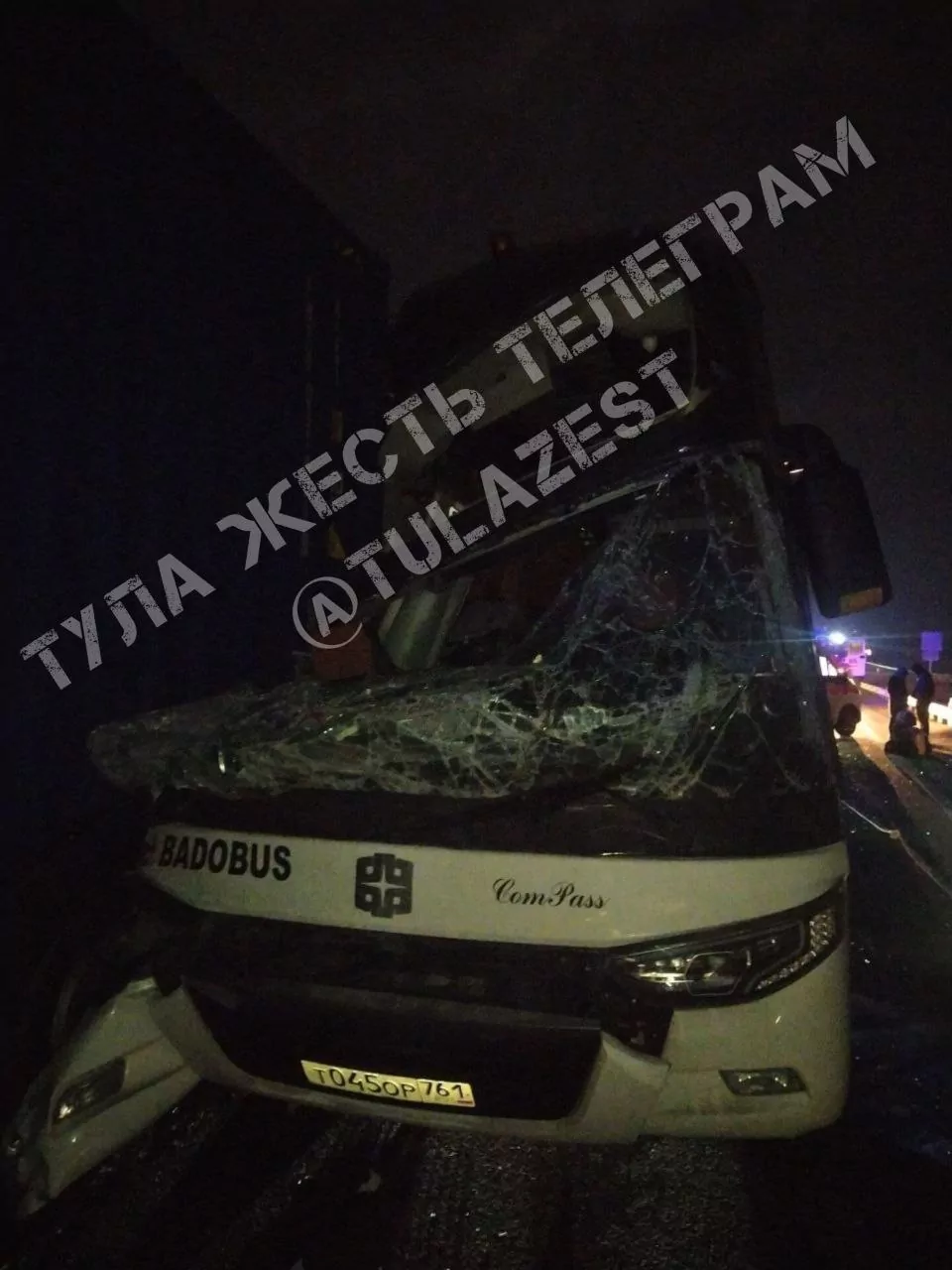 В Веневском районе пассажирский автобус попал в тройное ДТП