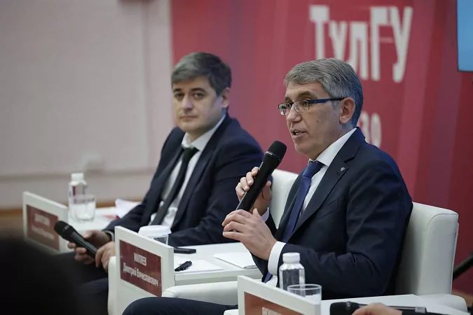 Губернатор Дмитрий Миляев ответил на вопросы студентов