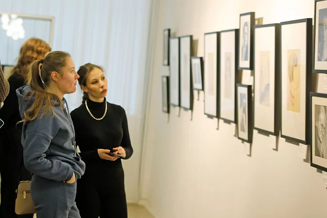В Тульской области представили корону из балета «Лебединое озеро»