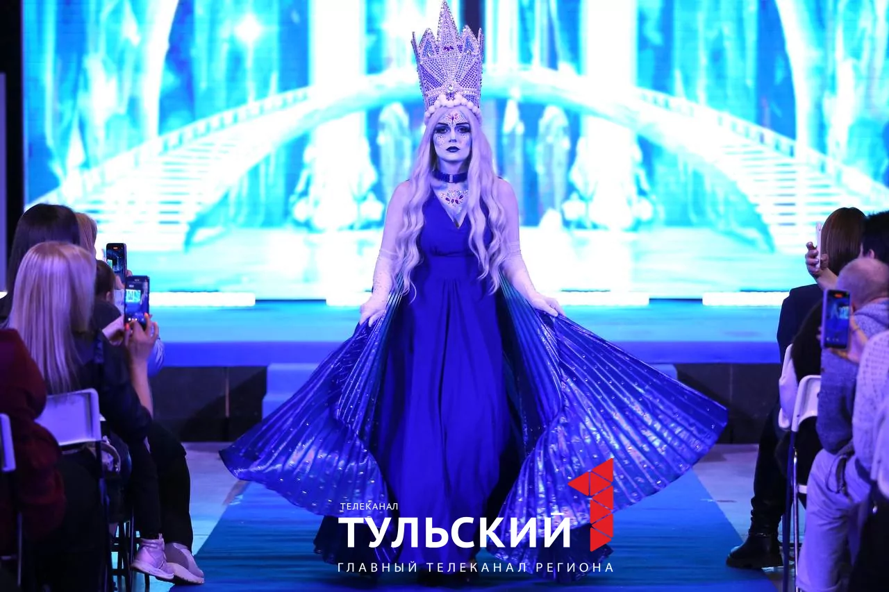 Юные дизайнеры в Туле представили костюмы Барби и Матушки России