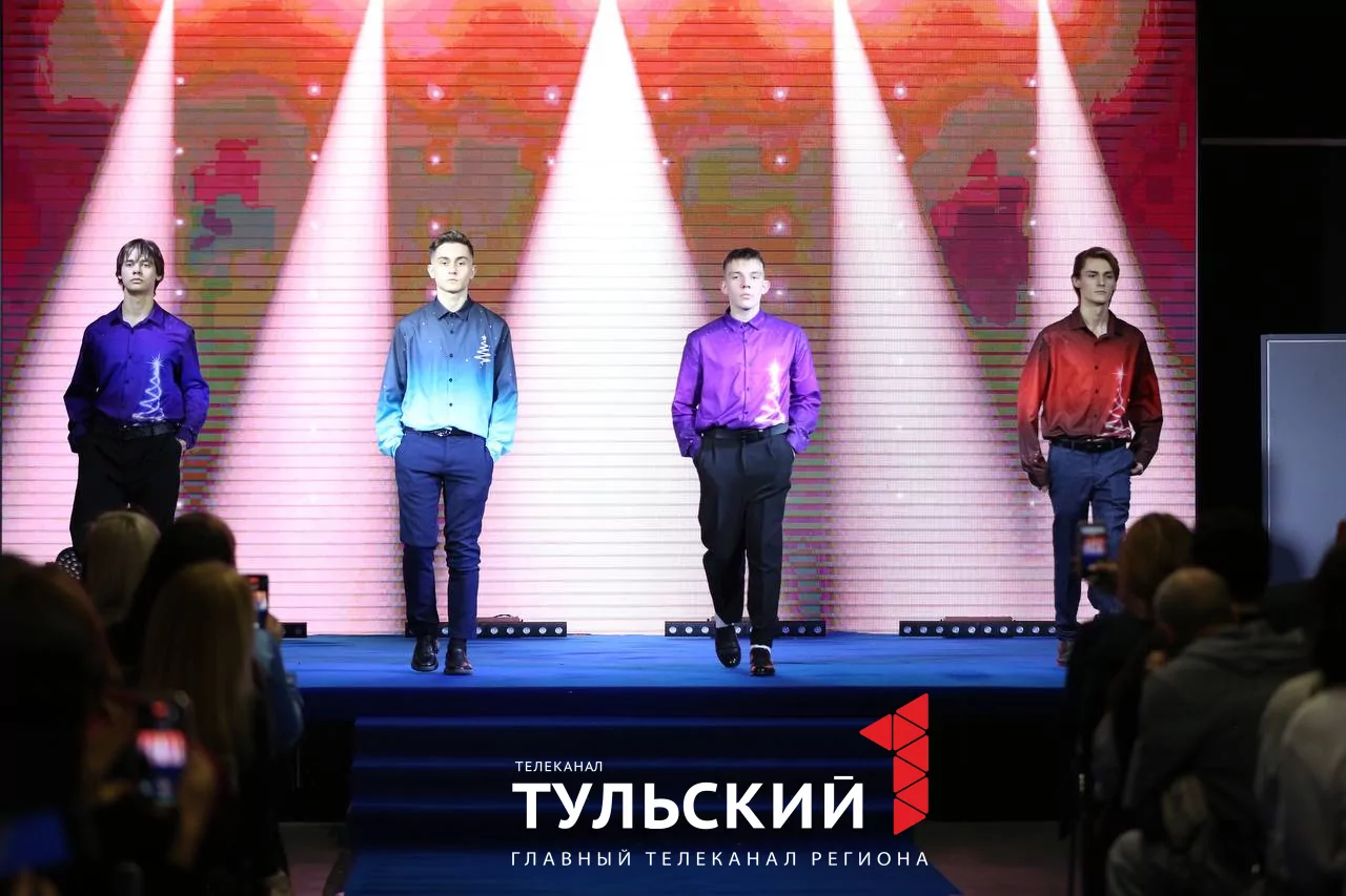 Юные дизайнеры в Туле представили костюмы Барби и Матушки России