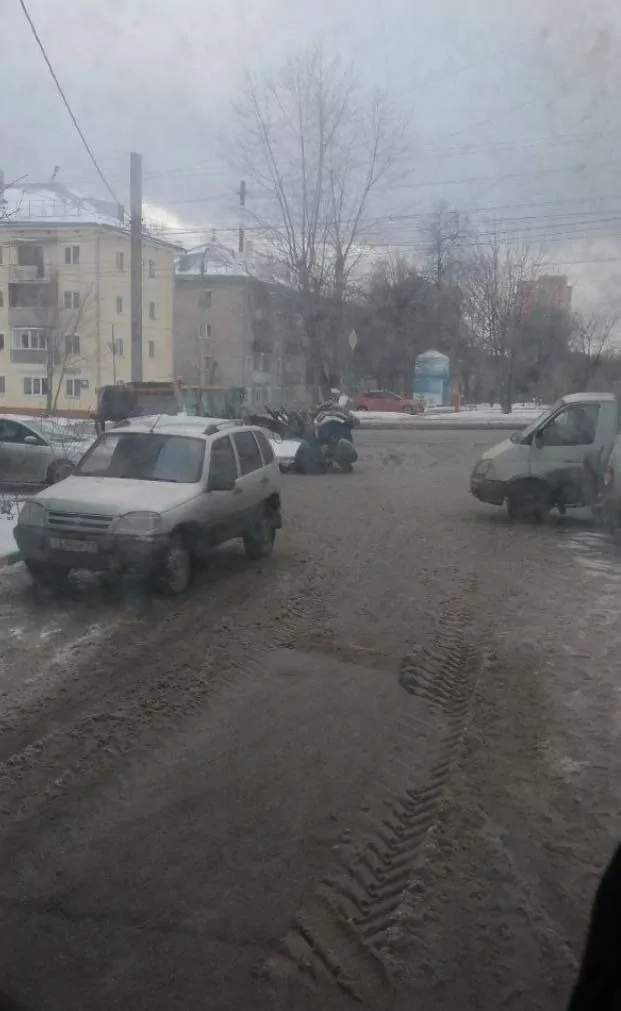 На улице Кутузова в Туле пенсионерка попала под снегоуборочную машину
