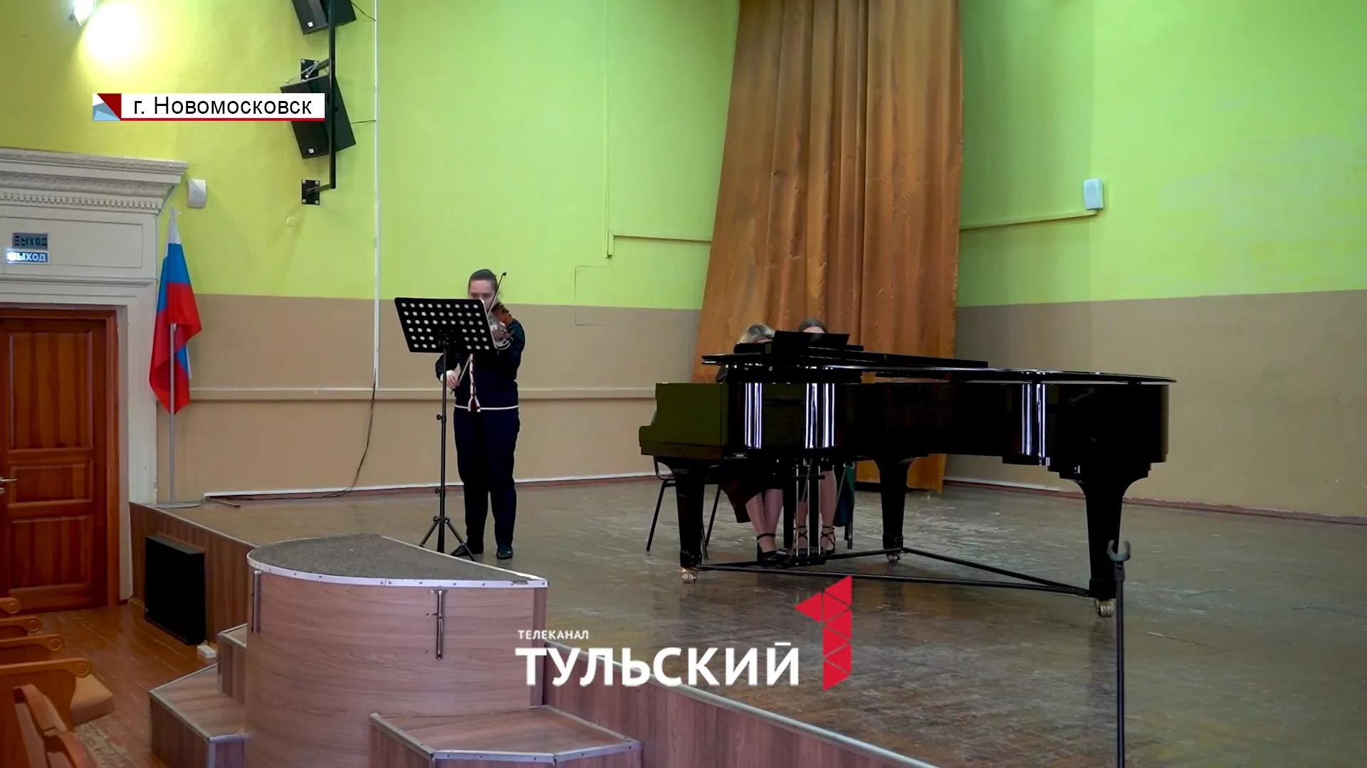 Преподаватель академии Гнесиных объяснил, зачем класть подушку на стул при игре на фортепиано