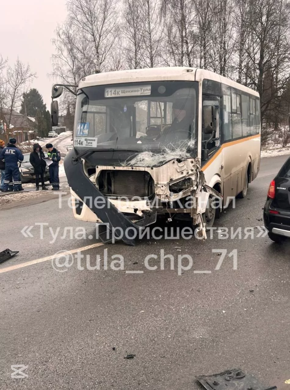 Автобус "Щекино-Тула" попал в ДТП на Косой Горе
