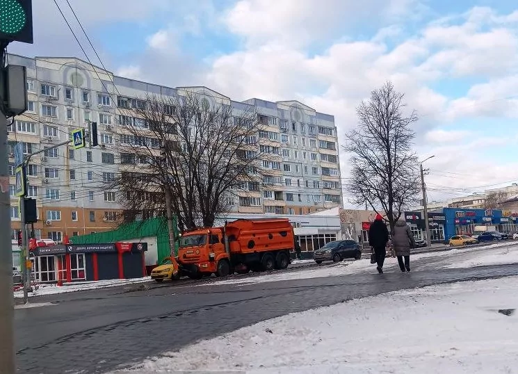 За сутки на борьбу с гололедом в Туле израсходовали 600 тонн реагентов