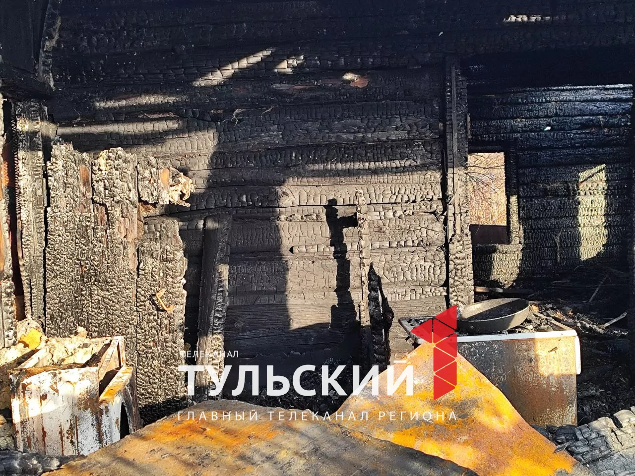 В тульском селе Хрущево семья осталась без крыши над головой: как помочь погорельцам