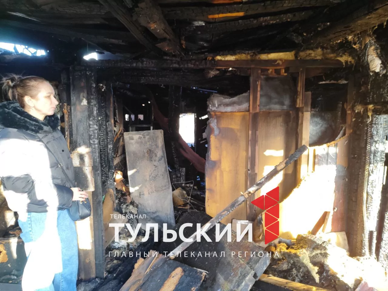 В тульском селе Хрущево семья осталась без крыши над головой: как помочь погорельцам