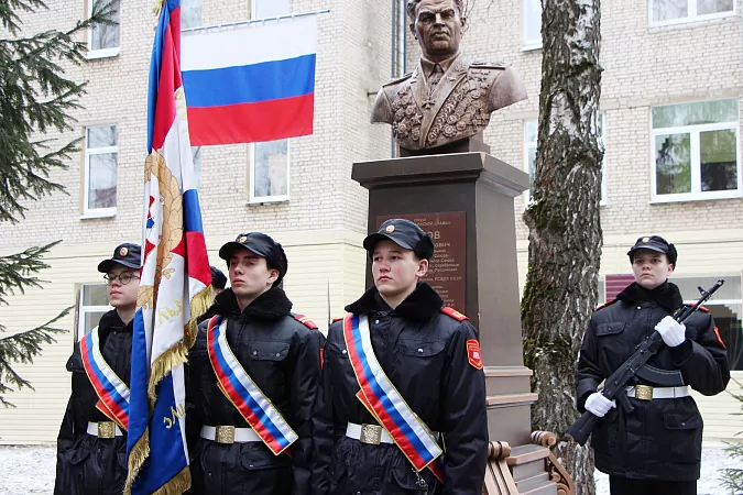 Под Тулой кадеты почтили память героя Советского Союза Василия Чуйкова