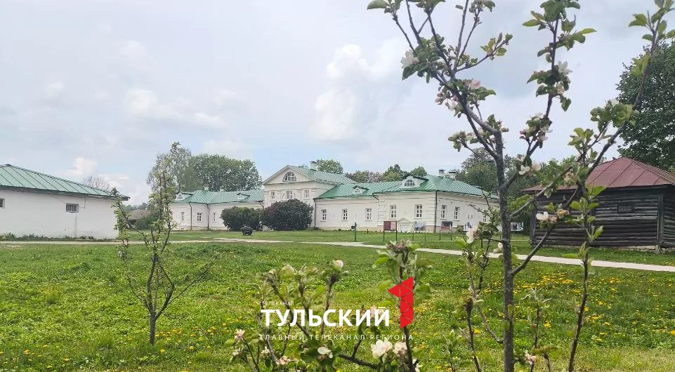Как Толстые превратили яблоневый сад в доходный бизнес