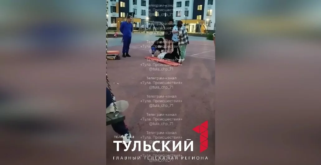 Юная тулячка повредила шею от падения с качелей