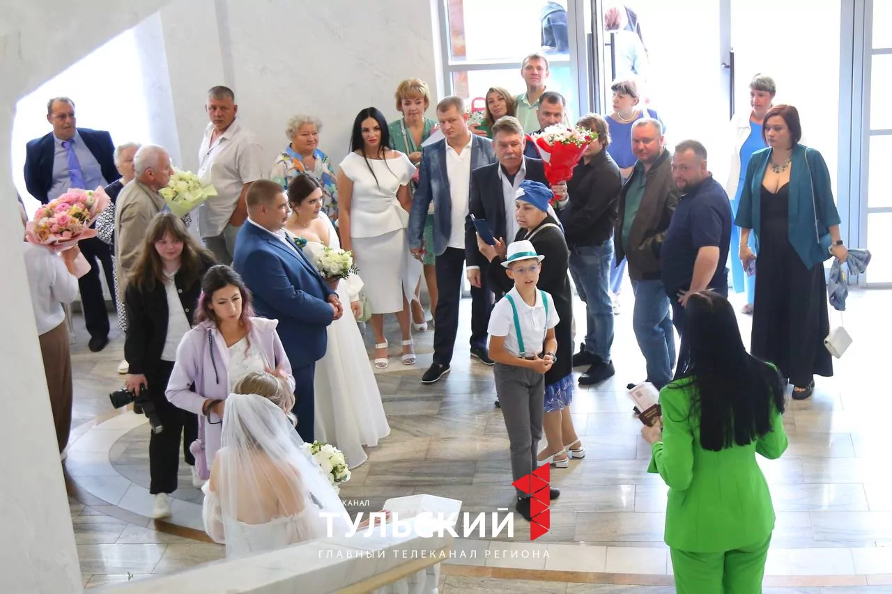 В Туле в «красивую» дату поженились 44 пары