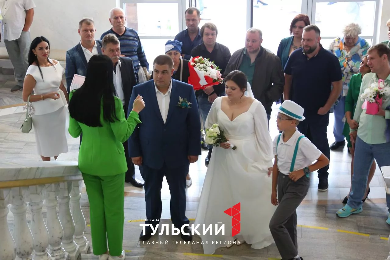 В Туле в «красивую» дату поженились 44 пары