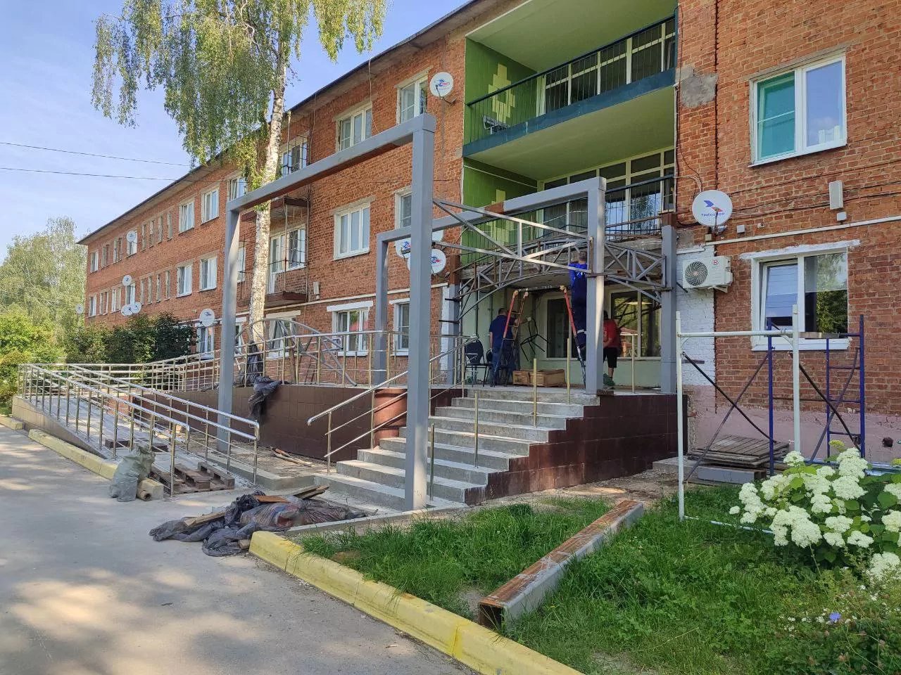 В Первомайском доме-интернате стартовал ремонт входных групп