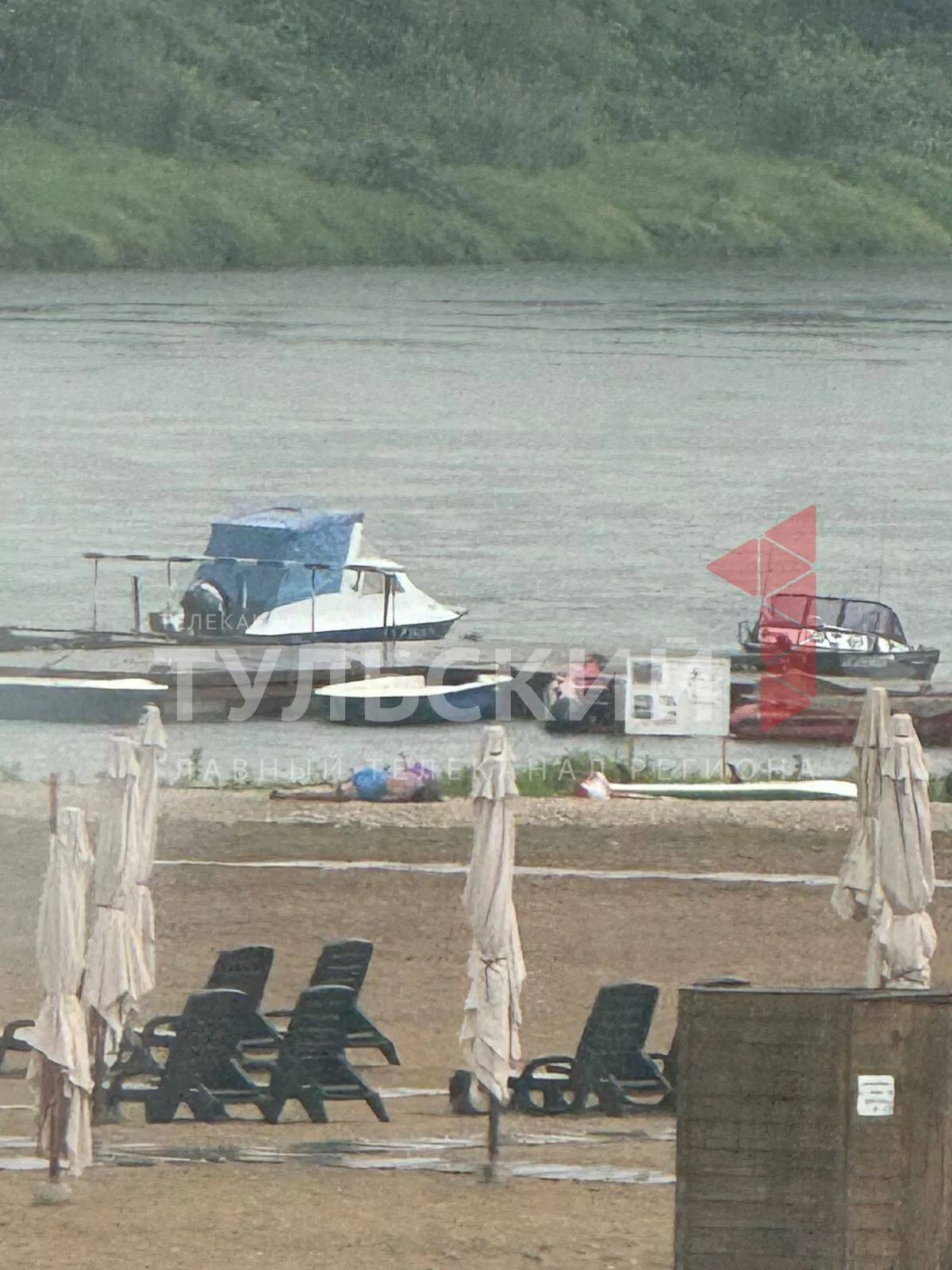 На пляже в Бунырево молния убила трех человек, включая ребенка