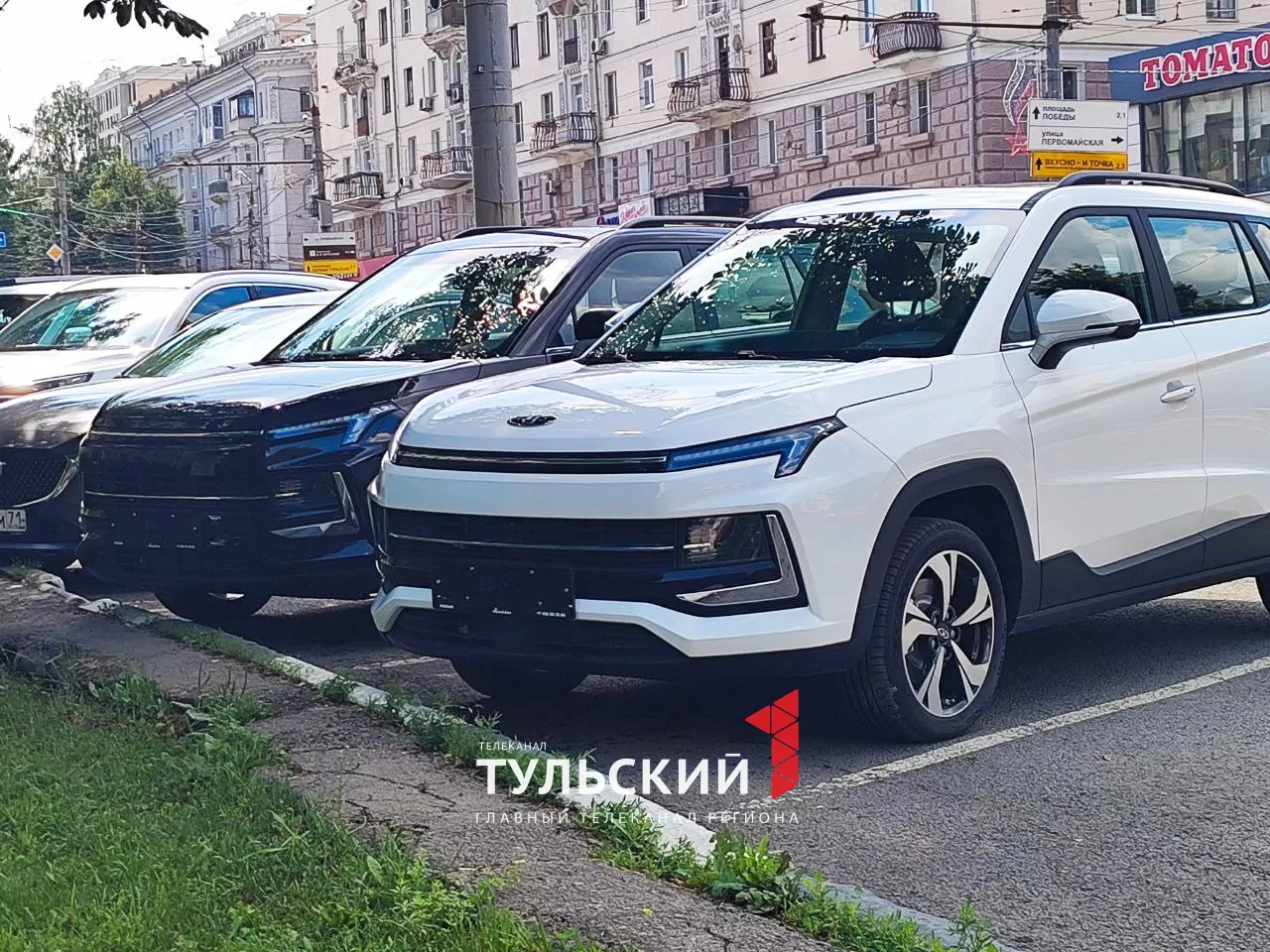 Двум тульским бойцам вручили новые автомобили